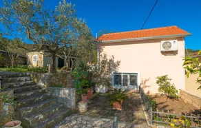 Beautiful Home in Stari Grad With Wifi and 0 Bedrooms - Image 2