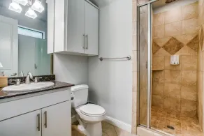 Gorgeous Oak Lawn Townhouse KING BEDS - Image 3