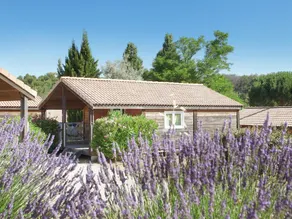 Pleasant chalet with covered terrace - Image 3