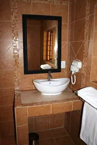 Nomndeni Lodge Zamabhele - Image 3
