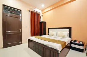Hotel New Arya 2 by OYO Rooms - Image 2