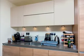 Modern 2 Bedroom Apartment With Amazing View - Image 4