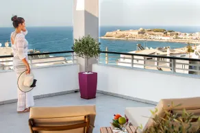 Sea Horizon Apartments - Image 2