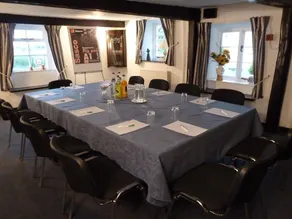 Apple Tree Hotel - Image 4