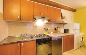 Nice Home in Kanfanar With Wifi and 2 Bedrooms - Image 2