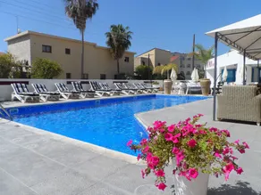 The Palms Hotel Apartments - Image 2