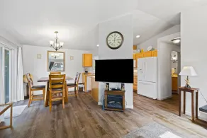 Dog-friendly Post Home With Private Hot Tub, Fire Pit, and BBQ on the Deck by Redawning - Image 2