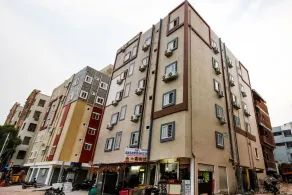 Hotel Wall Street By OYO Rooms - Image 3
