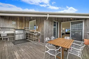 Hearn's Beach House - Image 4