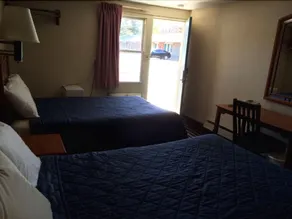 Economy Inn - Image 5