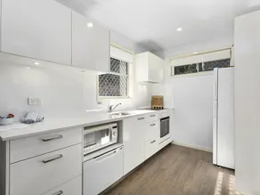 Noosa Heads Beach Getaway - Unit 3 Yaringa, 29 Noosa Drive - Image 4