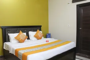 FabHotel Queen Palace by OYO Rooms - Image 2