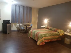 Travel Time Motel - Image 3