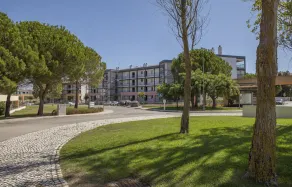 B46 - Marina Park Apartment with Seaview - Image 3