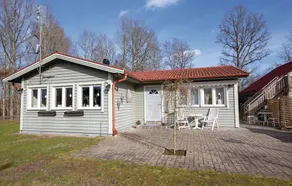 3 Bedroom Awesome Home In Ljungby - Image 2