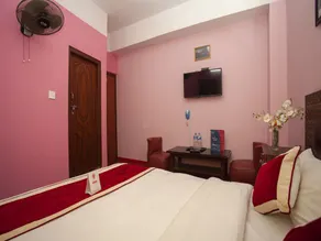 OYO 195 Global Hotel And Restaurant - Image 2