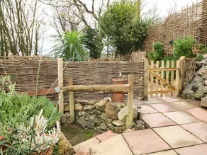 Cob Cottage - Image 4