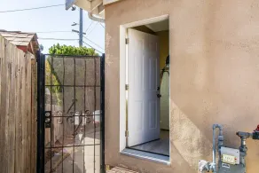 Charming Studio in Hayward - Image 5