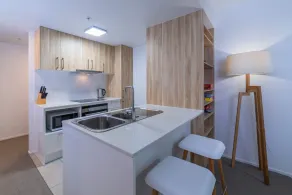 2 BD 2 Bath Seconds From Rna, Rbwh, Valley - Image 2