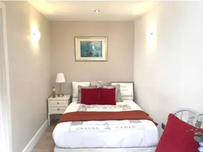 Apartment With 2 Bedrooms in Greater London, With Wonderful City View, Furnished Balcony and Wifi - Image 4