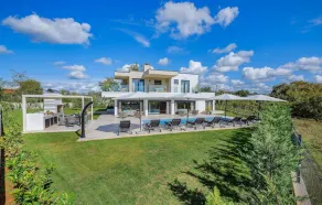 Amazing Home in Jehnici With 4 Bedrooms, Outdoor Swimming Pool and Heated Swimming Pool - Image 2