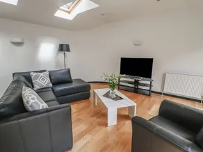 Skylark Studio - Image 2