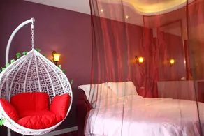 Luoyang Provence Theme Hotel - Image 4