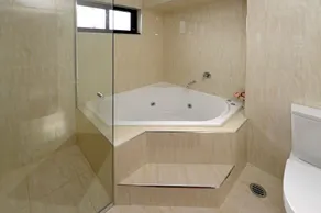 Florentine Unit 16, 11 Columbia Close - Image 5