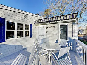 Garden  On Cape Cod 2 Bedroom Home - Image 4