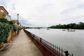 Chiswick Riverside Home - Image 3
