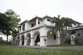 El Lugar - Image 2