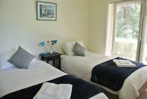 Apple Blossom Retreat - Image 2