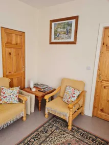 Charming 1-bed Apartment in Barefield - Image 2