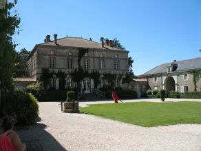 Chateau de l'Oiseliniere - Image 3