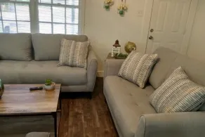 Homey 2-bedroom in Waco - Image 2