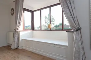 BookedUK - Bungalow House in Roydon - Image 5