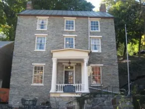 The Town's Inn - Image 5