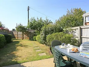 Beautiful Holiday Home in Reydon Anglia With Private Garden - Image 5