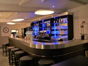 Hotel Du Cafe Des Arts - Image 5