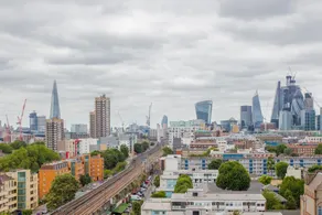 East London Skyscraper Flat - Image 3