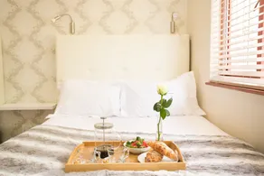 Baywatch Guest House - Image 4