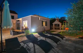 2 Bedroom Cozy Apartment In Karalic - Image 4