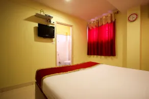 Ujwal Residency by OYO Rooms - Image 5