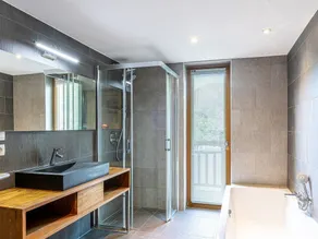 Luxury Apartment on the ski Slope in La Chapelle Dabondance - Image 2