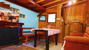 Green Bungalow - Image 2