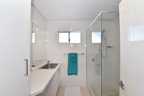 Stylish Apartment near Perth City 2210 - Image 5