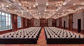 Crowne Plaza Chongqing Jiefangbei - Image 5
