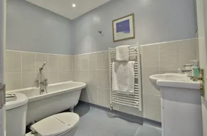 The Leconfield - Image 2
