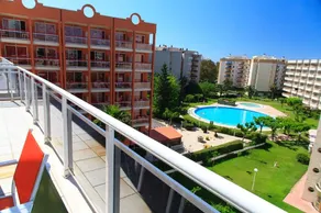UHC Ventura Park Apartments - Image 2