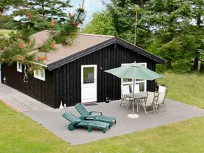 Quaint Holiday Home in Hirtshals With Terrace - Image 5
